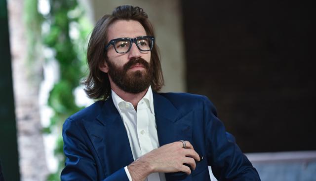 Eredità Del Vecchio, Leonardo Maria si muove: pronto a liquidare i fratelli Luca e Paola e rilevare le loro quote