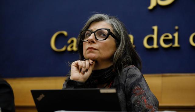 Onu, la Francia chiede le dimissioni di Francesca Albanese da relatrice: "Parole oltraggiose su Israele"