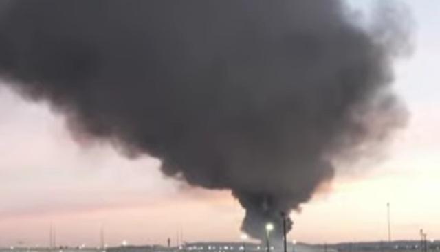 Usa, aereo precipitato in Kentucky subito dopo il decollo: ci sono almeno 7 morti. Video