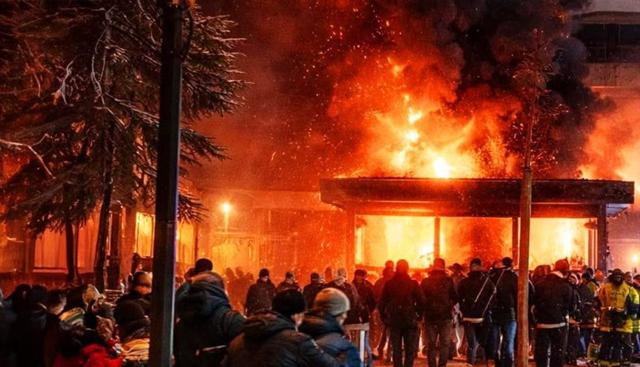 Crans-Montana, la vicesindaca: "Chiediamo scusa per le mancanze sui controlli" - Il racconto di Jacques e Jessica Moretti il giorno dopo l'incendio