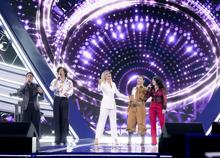 Ascolti tv, La ricetta della felicità di Rai1? E' stendere Io Canto Family (Hunziker giù) - Formigli batte Del Debbio. E Milo Infante... - Trend Auditel Ascolti tv, La ricetta della felicità di Rai1? E' stendere Io Canto Family (Hunziker giù) - Formigli batte Del Debbio. E Milo Infante... - Trend Auditel