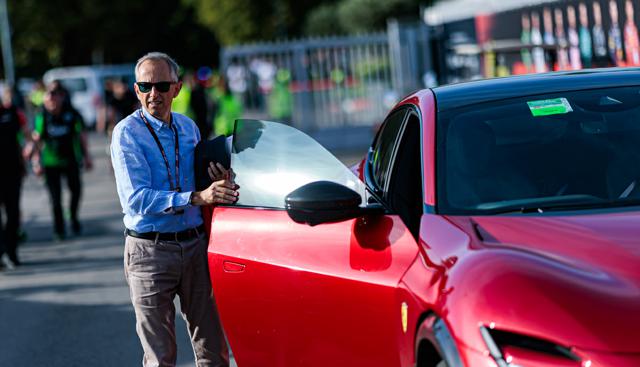 Ferrari, conti da pole position: 382 milioni nel terzo trimestre e ricavi in crescita. Consegnate 3.401 auto