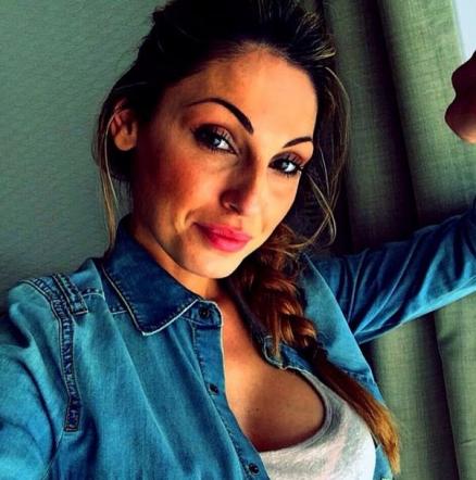 anna tatangelo 8