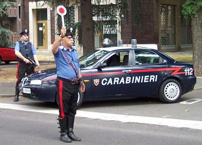 https://www.affaritaliani.it/static/upload/cara/carabinieri-posto-di-blocco.jpg