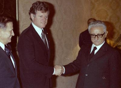 Il Presidente Giovanni Leone con Edward Kennedy, 1976 Il Presidente Giovanni Leone con Edward Kennedy, 1976