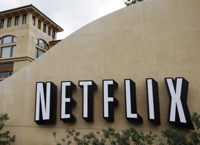 Netflix, stretta sugli abbonamenti: "Account condivisi solo tra conviventi"