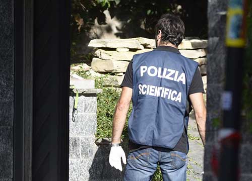 Napoli, 20enne ucciso da colpi di arma da fuoco per strada